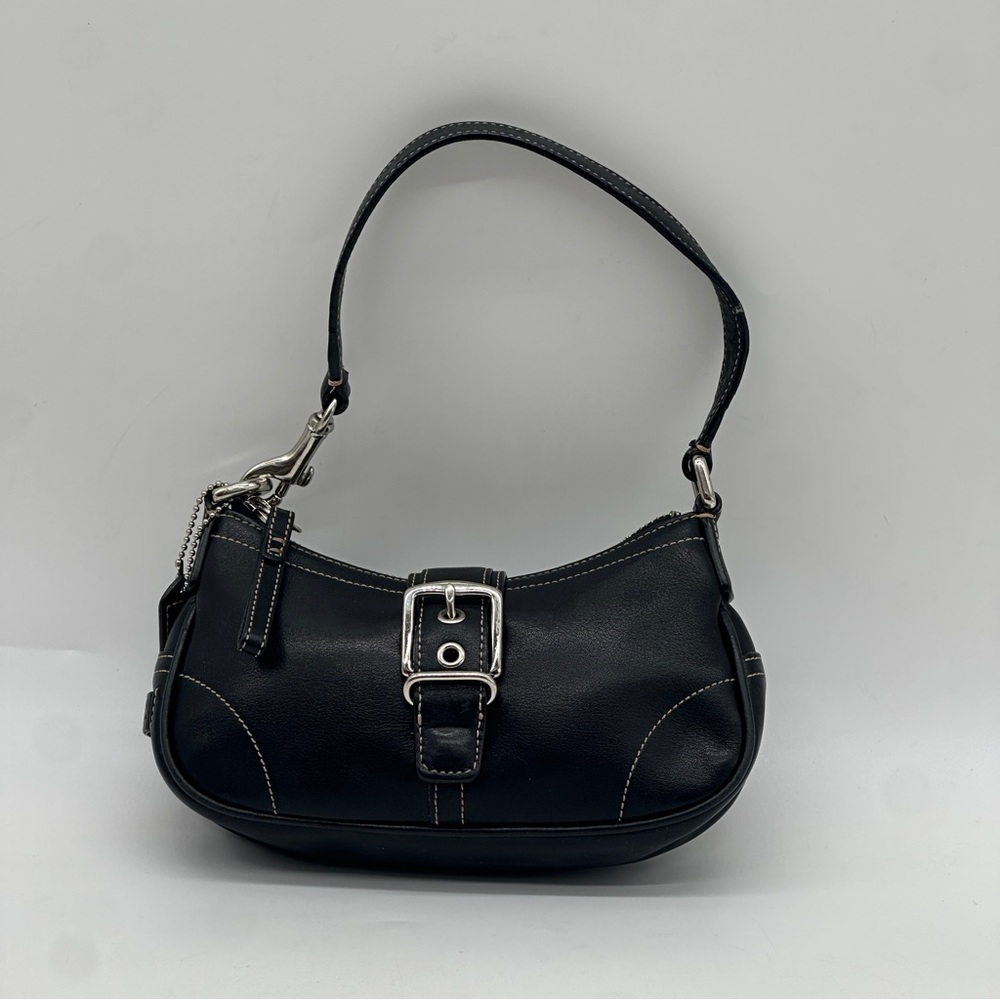 Coach Hampton Leather Shoulder HOBO Bag.